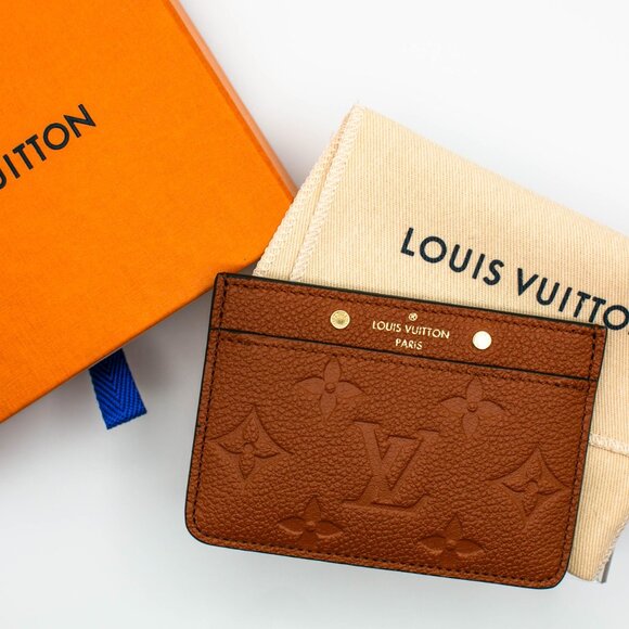 Giveaway Winner: @filomenad – Louis Vuitton Card Holder - Picture 4 of 4